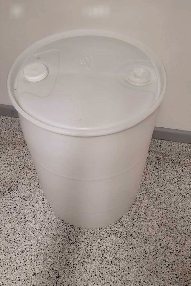55 Gallon Plastic Barrel / Drum, White, Closed top in Other in Mississauga / Peel Region