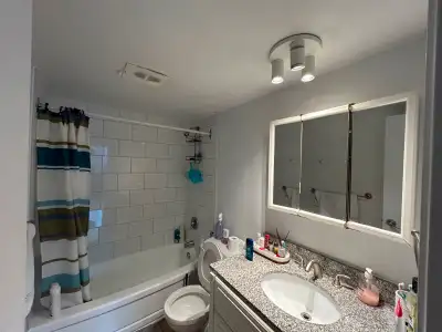 1 chambre avec salle bain séparée à Forest Hill