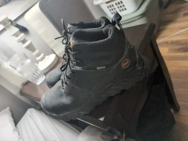Timberland PRO work boots size 10.5 in Men's Shoes in Oshawa / Durham Region - Image 2