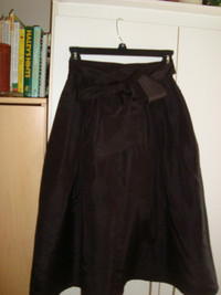 Ladies Tilley Original black taffeta XS skirt $30