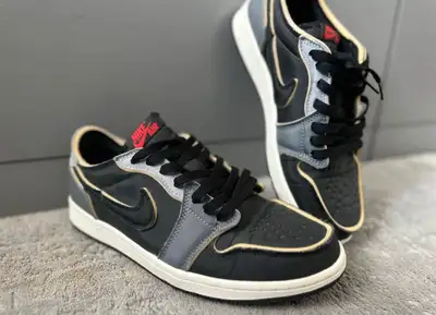 Selling my shoes size 8.5 asking $130 obo If you're reading this, the sneakers are still available!...