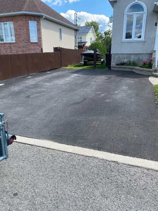 Protéger votre entrée d’asphalte  dans Ménage et entretien  à Laval/Rive Nord - Image 3