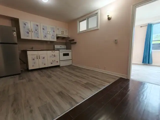 Nice Second Floor One Bedroom Apartment $1480