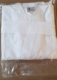 Brand New in Bag - White Waffle Weave Robe - One Size Fits Most