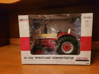 Ertl 1/16 International 1456 demonstrator toy tractor