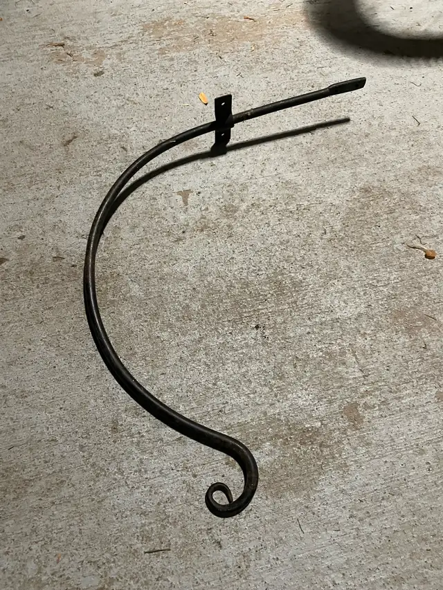 PLANT HOOK - WALL MOUNT BLACK METAL in Plants, Fertilizer & Soil in Ottawa - Image 2