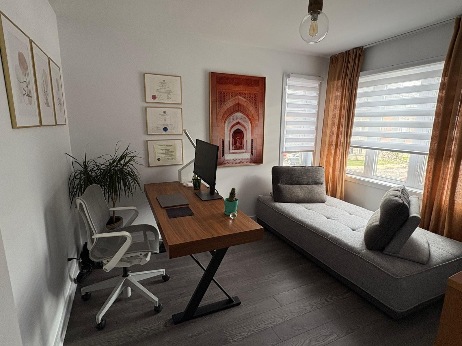 Spacieux Condo 4 1/2 à Laval, grande terrasse, semi meublé — photo 2