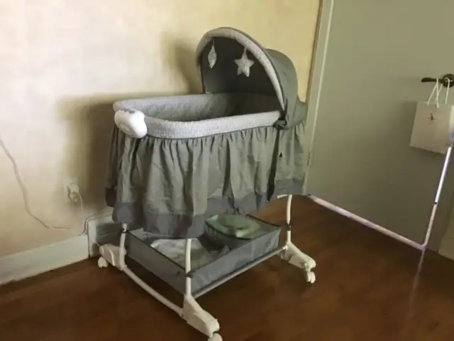 Baby seats  and bassinets in Strollers, Carriers & Car Seats in City of Montréal - Image 6