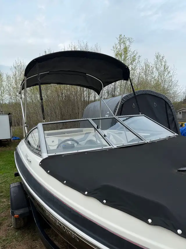 2014 18’ Larson Boat and Trailer in Powerboats & Motorboats in Sudbury - Image 3