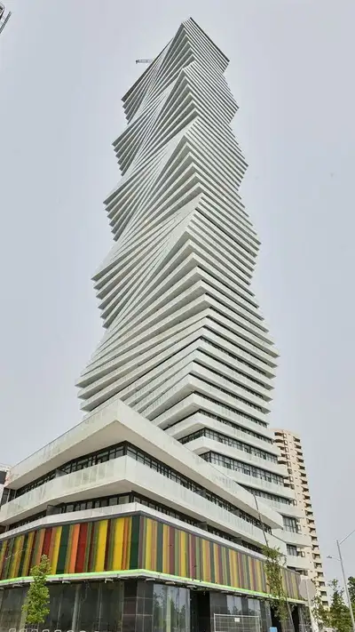 M City Condos | 2BR + Den | Square One | $2,550 | By Owner