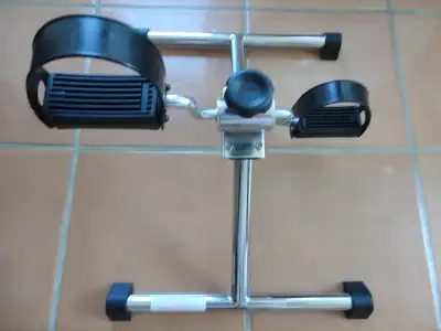 Mini Exercise Bike, has resistance control knob, like new condition, $25.00. Tillsonburg