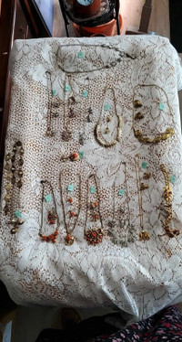 Vintage Assorted Jewelry