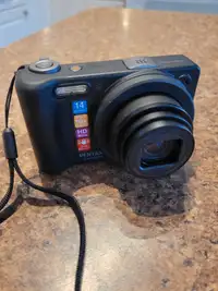 Pentax  optico  rz 10 with new battery  and charger