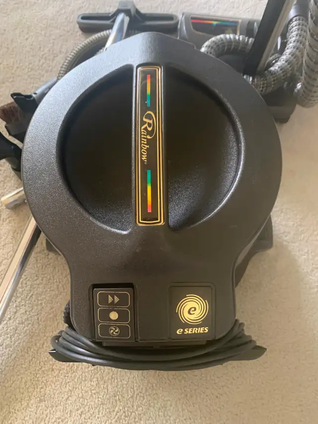 Rainbow Vacuum Cleaner in Vacuums in Winnipeg - Image 7