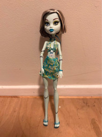 Monster High Skull Shores Frankie Stein Doll