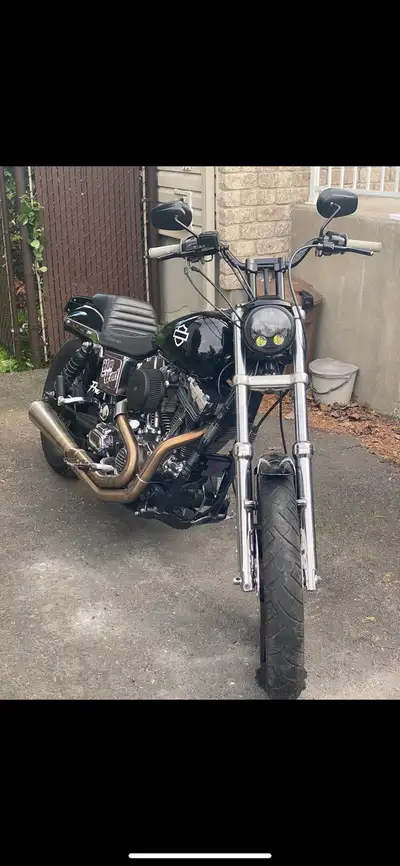 Harley-Davidson Dyna Low Rider (FXDL) 2000 très bien entretenue Plus de 15 000 $ investis en pièces...
