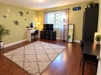 Private Room Available – October 1st ✨ Clean & comfortable room in a great location Only 5 minutes f...