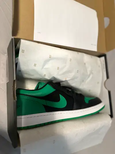 Brand New! Comes with box. Footlocker purchase $186, including taxes. Selling for $100 as I'm gettin...