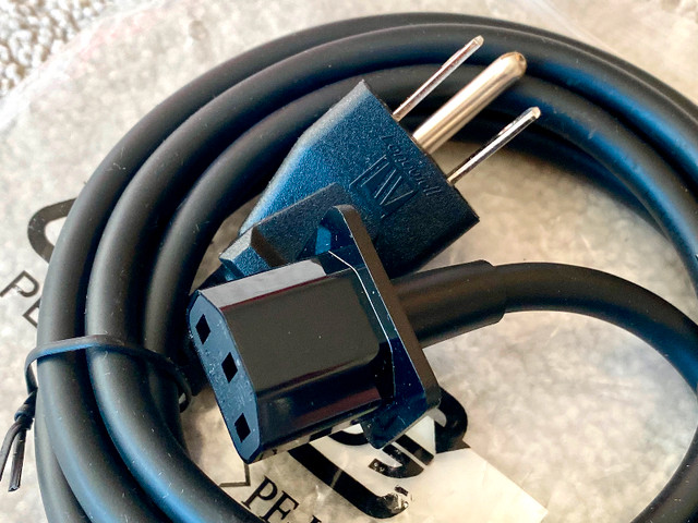 BRAND NEW 6' Power Cord for Apple Mac Pro Late 2013 A1481 in Cables & Connectors in Calgary - Image 2