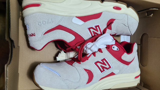 New Balance 1700 Kith Size 9.5 in Men's Shoes in City of Toronto - Image 3