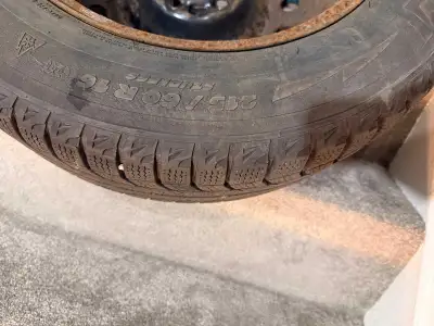 4 snow tire available with rim 215/ 60R 16 price negotiable. please contact for more information. 64...