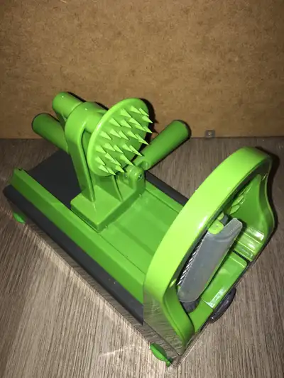 Turning vegetable slicer, View more