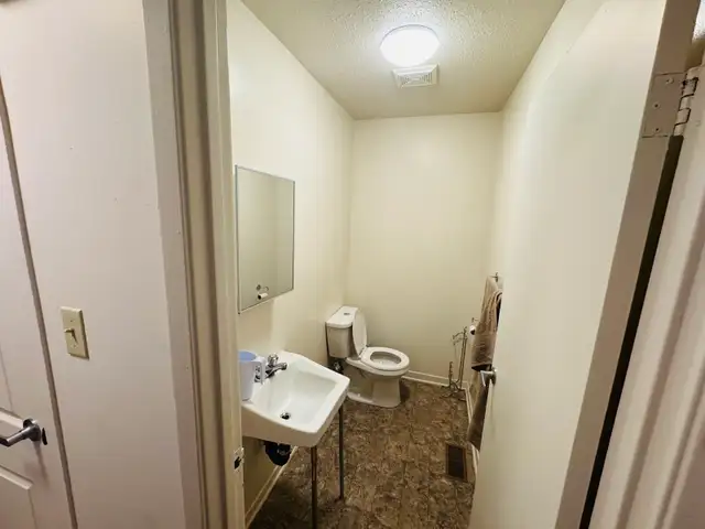 Private Rooms for Rent in Downtown Ottawa in Room Rentals & Roommates in Ottawa - Image 4