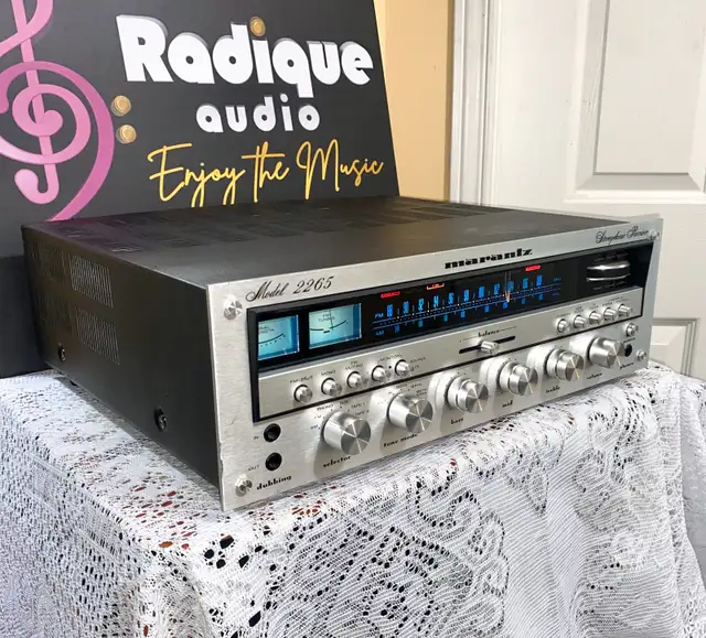 Very Clean Vintage 65 WPC Marantz Stereo Receiver 2265 in Stereo Systems & Home Theatre in Ottawa - Image 3