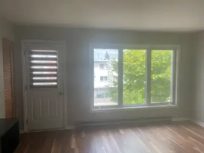 5 1/2 apartment is available for rent in LaSalle