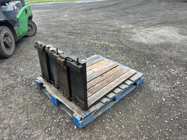 fourche de lift in Ladders & Scaffolding in Drummondville - Image 3