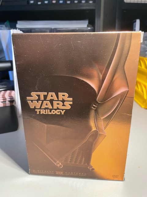 Star Wars DVD 4-5-6 original trilogy dans CD, DVD et Blu-ray  à Ville de Montréal - Image 2