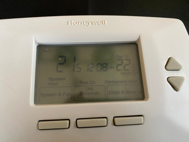 Honeywell 7- Day Programmable - Digital Wall Thermostat in Heating, Cooling & Air in Peterborough - Image 2