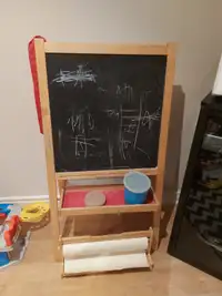 Children's Easel with eraser board and paper roll