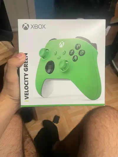 manette Xbox neuf, View more
