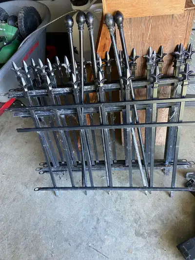 Garden fencing and posts 5 pieces and 5 posts