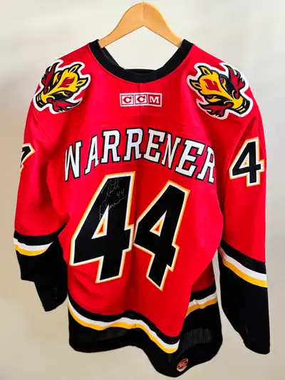 ❤️❤️❤️Signed Rhett Warrener 44 Calgary Flames Jersey Large❤️❤️❤️, View more