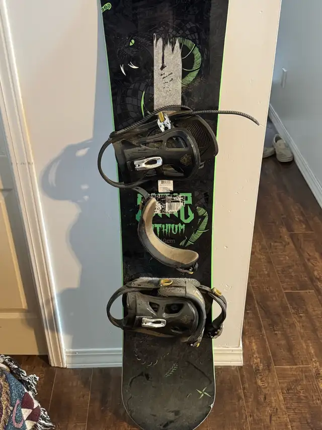 Sims Snowboard & Bindings 139cm in Snowboard in Prince George - Image 2