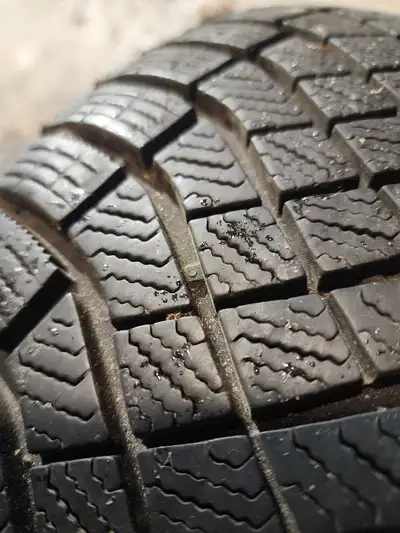 4 Winter tires on rims: Pirelli, Ice Zero, 215/55/R17 Very good condition, 2 seasons worn, for my pr...