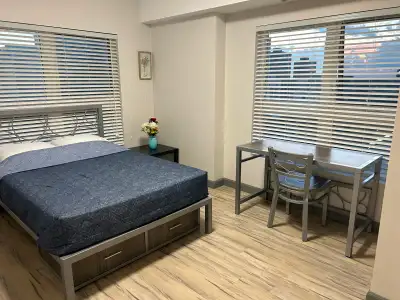 Beautiful, bright and well maintained corner unit with 2 bedroom and 1 bathroom and open concept kit...