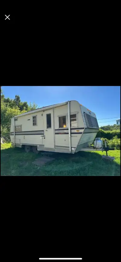 Camper Trailer for Sale 21 ft living space Total length 25’ bumper to tongue • Fully functional ligh...