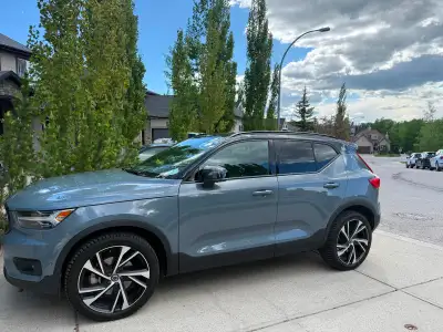 Selling a meticulously maintained, local Calgary 2020 Volvo XC40 R-Design AWD with just under 90,000...