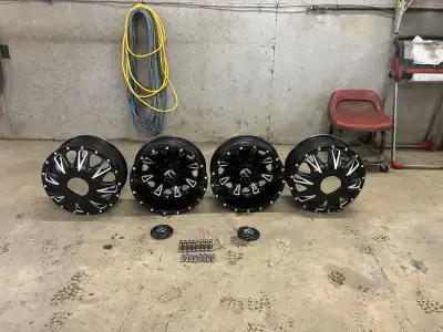 2022 GMC 3500 Dually Rims $1400 OBO Selling a set of Fuel rims off a 2022 GMC 3500 Dually. Comes wit...