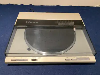 Table-tournante TECHNICS modèle SL-DL1 fabriquée au Japon années 1980-81. Entrainement directe, tang...