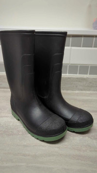 Rain boots Size 3 