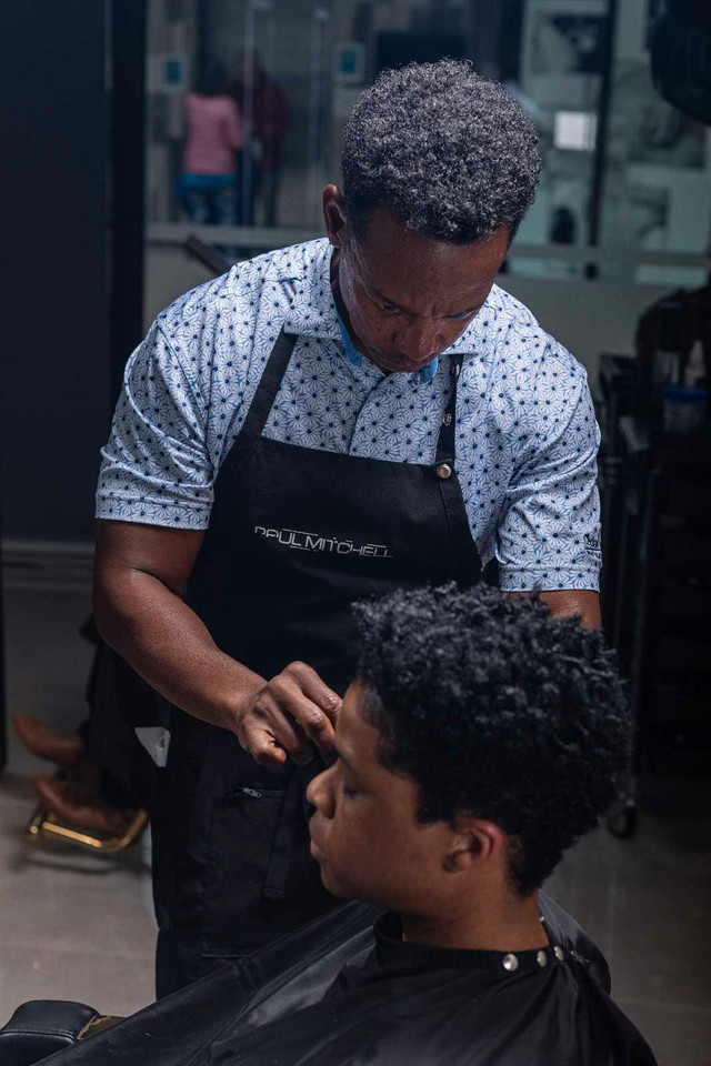 Experienced Barbers in Hair Stylist & Salon in City of Toronto - Image 3
