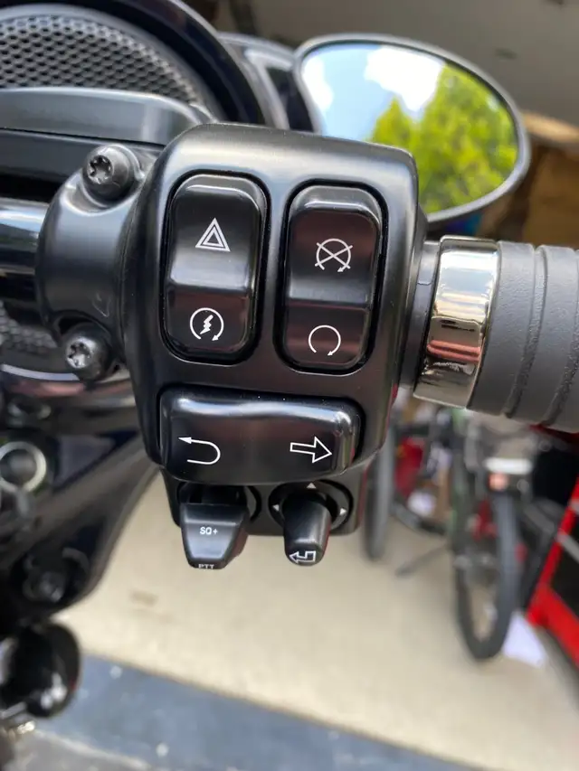 2022 Harley Davidson Street glide CVO in Sport Touring in Mississauga / Peel Region - Image 9