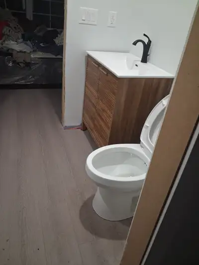 Aval immediately On e bedroom in a new house mount uniacke...attached bath..perfect for a lady