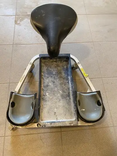 Ergonomic tile chair in good condition. Cash only