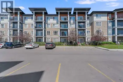 This beautiful 2 Bedroom apartment on the 2nd floor is located in the amazing neighborhood of Walden...