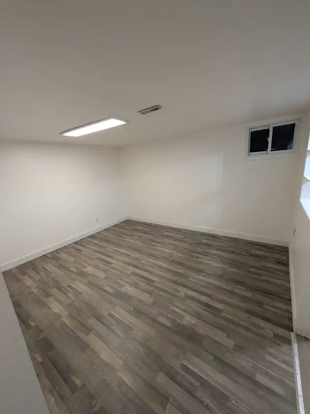1+1 Bedroom Basement Apartment (All Utilities Included) in Short Term Rentals in Oshawa / Durham Region - Image 5